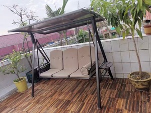 كرسي متأرجح معدني خارجي عالي الجودة بمقعدين للفناء بتصميم حديث سرير سقف حديدي للحديقة أو الشرفة أو الحديقة - Product Image 6