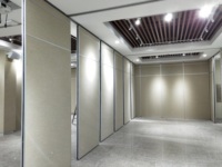 Cloison Modulaire Pliable et Ajustable en Bois Durable, Écologique, pour Usage Commercial : Salle à Manger, Salle de Sport, Hôpital, Entrepôt