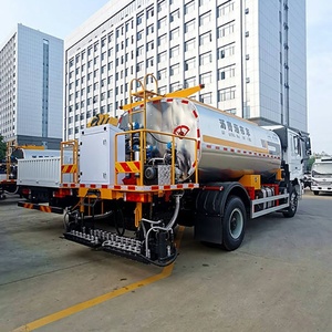 รถบรรทุกจ่ายยางมะตอยฉีดพ่นแอสฟัลต์ 9 คิว รุ่น Shacman F3000 สำหรับงานก่อสร้างถนน - Product Image 4
