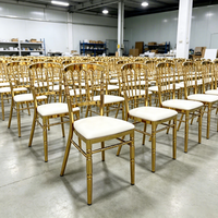 Chaises de salle à manger empilables en métal doré, modernes, durables et luxueuses, pour banquets commerciaux, hôtels et événements (vente en gros)