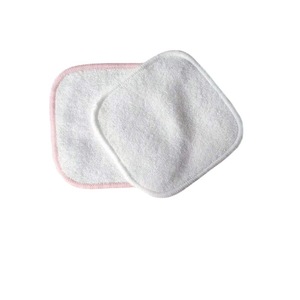 Tampons démaquillants carrés en fibre de bambou et en <span class=keywords><strong>coton</strong></span> personnalisables du fabricant Serviettes en flanelle réutilisables et lavables - Product Image 5