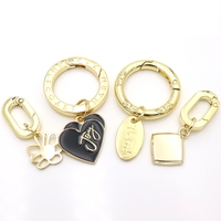 Accessoires métalliques de luxe, fournitures, logo personnalisé gravé, étiquette métallique en forme de cœur et ronde pour porte-clés, breloque de sac et cordon