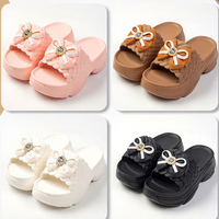 Pantoufles plates d'extérieur pour la maison Sandales de plage d'été pour filles Plate-forme respirante Pantoufles de mode Classique anti-odeur de haute qualité pour dames