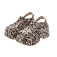 Sepatu bakiak untuk wanita lembut antiselip wanita kasual sepatu Wedges musim panas pantai EVA sandal selop sepatu DIY bakiak