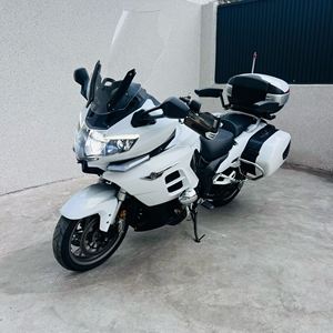 เบเนลลี 1200GT, เครื่องยนต์สามสูบ 1200 ซีซี ระบายความร้อนด้วยน้ำ, ผลิตในปี <span class=keywords><strong>2023</strong></span>, มาพร้อมหน้าปัดแสดงผลแบบสมาร์ท LCD เต็มรูปแบบ - Product Image 6