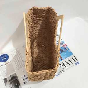 Sac de plage tressé en paille avec poignée en bois, grande capacité, pour femme, idéal pour les vacances et les loisirs, avec corde dorée, vente en gros - Product Image 6