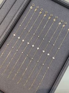 Pulsera Xinfly de Oro de 18k con Diamante Natural de 0.2ct, Diseño Encantador de Trébol de Cuatro Hojas para Regalo o Fiesta - Product Image 4
