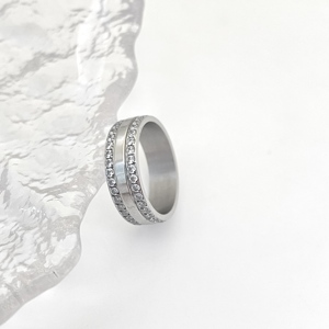 Bague de <span class=keywords><strong>couple</strong></span> haut de gamme en acier inoxydable avec zircon double rangée, micro-incrustation, artisanat de luxe léger, inaltérable, cadeau idéal - Product Image 3