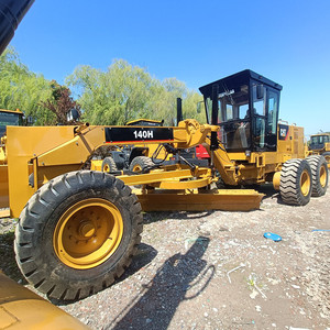 Niveleuse CAT 140H, poids opérationnel 14 tonnes, modèle 2021, moteur CAT 3176C ou 3306T, état quasi neuf, pompe et boîte de vitesses. - Product Image 1