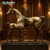 Sculpture de cheval en bronze arabe antique de luxe haut de gamme, en feuille d'or 24 carats, artisanale, grandeur nature, pour décoration de jardin extérieur et de villa