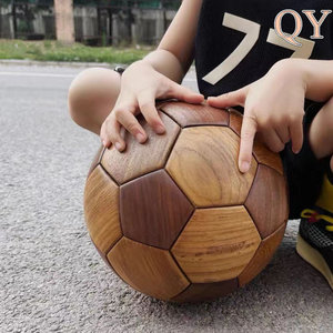Rompecabezas de Fútbol de Madera QY, Adorno de Balón de Fútbol de Madera Natural, Decoración para el Hogar, Decoración de Escritorio, Regalo Artesanal Hecho a Mano - Product Image 2