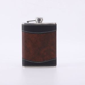 Wholesale Custom Stock 6Oz 7Oz 8Oz Leather Pouch 304 Stainless Steel Thickened Leather <b>Wine</b> Flask Portable Outdoor Hip Flask - Product Image 3