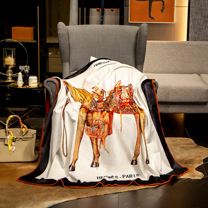 Manta de Lujo Estilo Europeo con Estampado de Brocado de Palacio, Diseño de Caballo en Terciopelo de Zorro, Portátil, para Todas las Estaciones, Individual/Doble, para Sofá u Oficina - Product Image 1