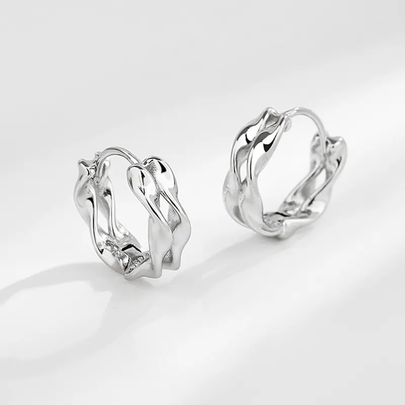 APE67 Rhodium plattiert gedreht oval Huggie Ohrringe 925 Sterling-Silber feiner Schmuck für Damen Geschenke für sie