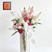 Arrangement floral artificiel de luxe réaliste fait main en soie rose et blanche pour centre de table de mariage, allée et entrée
