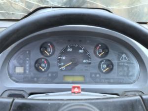 Chargeuse sur pneus Komatsu WA380 d'occasion, modèle 2023, capacité nominale de 6 tonnes, bon état de fonctionnement, haute qualité, moteur d'origine japonais - Product Image 5