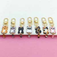 Série de petits chats mignons, pendentif de sac à dos en alliage d'animal de dessin animé unique, porte-clés créatif anime, boucle de porte promotionnelle