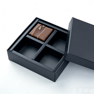 กล่องบรรจุภัณฑ์ช็อกโกแลตสำหรับวันวาเลนไทน์<span class=keywords><strong>แล</strong></span>ะงานแต่งงาน ทำจากกระดาษแข็งเกรดอาหาร ดีไซน์หรูหรา<span class=keywords><strong>ต</strong></span>ามสั่ง สำหรับขนมและช็อก<span class=keywords><strong>โก</strong></span><span class=keywords><strong>แล</strong></span><span class=keywords><strong>ต</strong></span> - Product Image 4