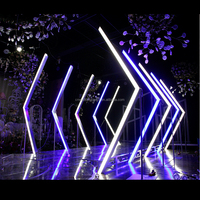 Tunnel lumineux LED géométrique pour décoration extérieure de mariage