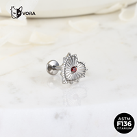 VORA ASTM F136 Titane Cœur rayonnant style soleil clou labret sans filetage à poussoir avec CZ rouge transparent pour cartilage d'oreille, hélix, tragus