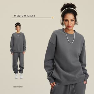 Sudadera con Capucha Oversize de Lujo Personalizada para Mujer, Estilo Urbano, Esencial - Product Image 4