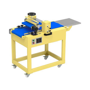 Cortadora de Pastel Horizontal Resistente BLAACK FOREST BAKERY con 3 Cuchillas de Metal de Alta Calidad, Función de Transferencia de 70 kg para Uso en Panadería - Product Image 1