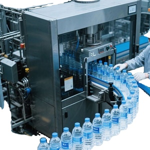 Máquina de llenado de envasado de botellas de detergente líquido de 4 cabezales de alta calidad 2 en 1 Máquinas de envasado y tapado - Product Image 2