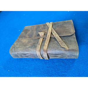 Nuevo Cuaderno Organizador de Cuero Genuino Hecho a Mano, con Grabado de la Madre Tierra, Regalo para el Día de la Tierra - Product Image 1