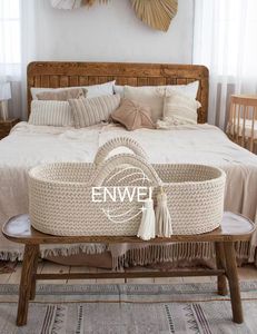 Panier de Moïse moderne en crochet doux fait main pour la sécurité des nouveau-nés, en corde tressée, idéal comme rangement original ou cadeau pour la chambre de maman ou le salon - Product Image 4