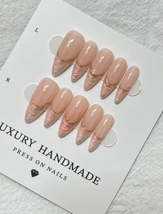 Venta al por mayor 10 piezas oro francés pintado a mano Gel prensa uñas hermosas de lujo hecho a mano acrílico uñas Prensa en alta calidad - Product Image 6