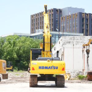 Excavatrice Komatsu PC200 d'origine Japon, 20 tonnes, sur chenilles, occasion, composants essentiels, moteur, vente de matériel de construction, modèle 2024, 1 exemplaire - Product Image 4