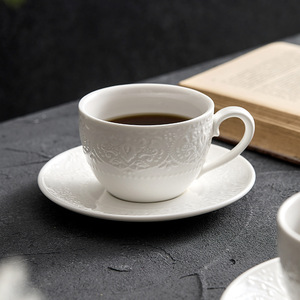 Taza de Porcelana de Alta Gama para Desayuno, Diseño Europeo Exquisito con Relieve, Taza de Café Clásica de Alta Estética en Color Blanco - Product Image 4