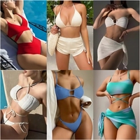 Nouveau lot de lingerie, maillots de bain et vêtements d'occasion en stock, vendus par lot, assortiment varié de robes, hauts et autres articles de seconde main