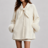 Veste en mélange de laine double face pour femmes élégantes, vêtement d'extérieur d'hiver écologique avec poignets en fourrure de renard et bouton nœud papillon