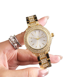 Fournisseur de montres avec logo personnalisé, <span class=keywords><strong>montre</strong></span> à quartz pour le commerce extérieur, <span class=keywords><strong>montre</strong></span> pour <span class=keywords><strong>femme</strong></span>, <span class=keywords><strong>montre</strong></span> tendance en alliage avec diamants - Product Image 5