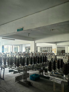 Gw4 आउटडोर उच्च वोल्टेज डिस्कनेक्ट स्विच सर्किट ब्रेकर 110kv 126kv 220kv 35kv 3 पोल 1 पोल आइसोलेटर इयरथिन के साथ स्विच - Product Image 5