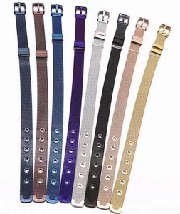 Bracelet en maille d'acier inoxydable réglable |   Manchette à boucle PVD multicolore avec design à œillets |   Bracelet tendance et durable - Product Image 4