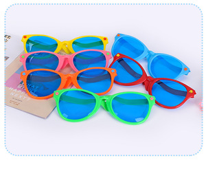 <span class=keywords><strong>Gafas</strong></span> <span class=keywords><strong>de</strong></span> <span class=keywords><strong>Sol</strong></span> <span class=keywords><strong>Gigantes</strong></span> para Fiestas, <span class=keywords><strong>Gafas</strong></span> <span class=keywords><strong>de</strong></span> <span class=keywords><strong>Sol</strong></span> Extra Grandes para Cosplay, Halloween, Fiestas Temáticas y Eventos Deportivos - Product Image 6