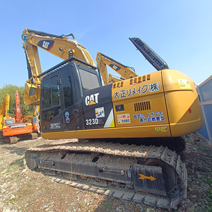 Excavatrice sur chenilles CAT 323D2L de 23 tonnes avec godet de terrassement d'une capacité de 1,15 m³, modèle d'excavatrice sur chenilles CAT 323D2L d'occasion - Product Image 4