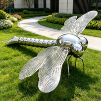 Statue d'animal extérieure personnalisable, sculpture moderne de libellule en acier inoxydable poli miroir pour jardin et bassin