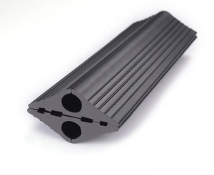 <span class=keywords><strong>Couvre</strong></span>-câble de <span class=keywords><strong>sol</strong></span> en PVC personnalisé protecteur de fil protecteur de câble de <span class=keywords><strong>sol</strong></span> en caoutchouc pour revêtement de <span class=keywords><strong>sol</strong></span> porte Stormguard seuil bande d'étanchéité - Product Image 3