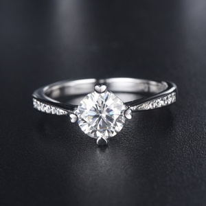 Bague en diamant moissanite sur mesure, prix du moissanite par carat avec réduction - Product Image 2