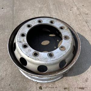 बड़े पैमाने पर इस्तेमाल रिम स्टील रिम फेलो 9.00*22.5 इंच 8.25*22.5 वैक्यूम टायर उच्च गुणवत्ता वाले ट्रक एक्सल - Product Image 1