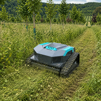Robot tondeuse professionnel télécommandé à chenilles, moteur essence 4 temps 452cc, pour la tonte des pâturages et des bords de route