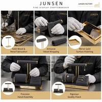 JUNSEN Ensemble de présentoirs à bijoux de luxe en velours avec base en métal doré, support en T pour boucles d'oreilles, porte-bracelets, plateau à bagues, vitrine, vente en gros, personnalisable