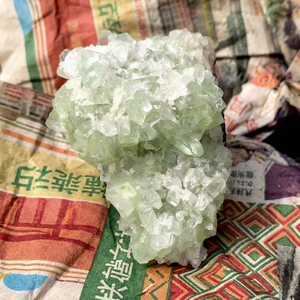 Vente en gros de pierres brutes de cristal d'apophyllite naturelle de haute qualité pour la décoration - Product Image 2