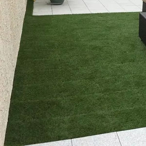 Extérieur de la maison Tapis de <span class=keywords><strong>gazon</strong></span> de jardin <span class=keywords><strong>Gazon</strong></span> artificiel extérieur de haute qualité <span class=keywords><strong>Gazon</strong></span> <span class=keywords><strong>synthétique</strong></span> en plastique - Product Image 3