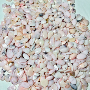 คุณภาพเยี่ยม 100% โอปอลสีชมพูธรรมชาติทรงคาโบชอง รูปทรงผสม หินแท้สำหรับทำเครื่องประดับ ราคาขายส่ง ASHU GEMS - Product Image 1