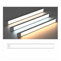Mise à niveau de la lampe magnétique 3 couleurs détecteur de mouvement sous le comptoir éclairage sans fil Rechargeable LED éclairage de placard sous la lumière de l'armoire