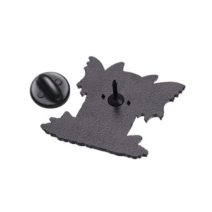Cadeaux d'Halloween Broche Métal Pin Badge Costume Enfants Collier Violet Squelette Chauve-Souris Fantôme Revers Chapeau Épingle en émail dur - Product Image 5